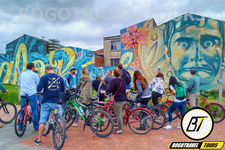 Bogota-graffiti-bike-tour-bicicleta-bogota