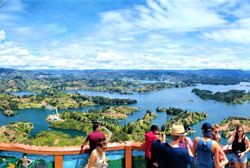 TOURS A GUATAPE Y EL PEÑOL